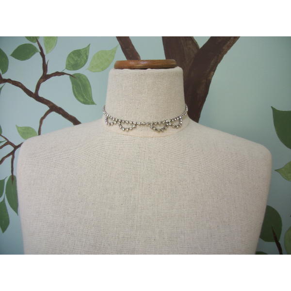 Vintage Rhinestone Scalloped Choker Necklace 14 1/2 inch