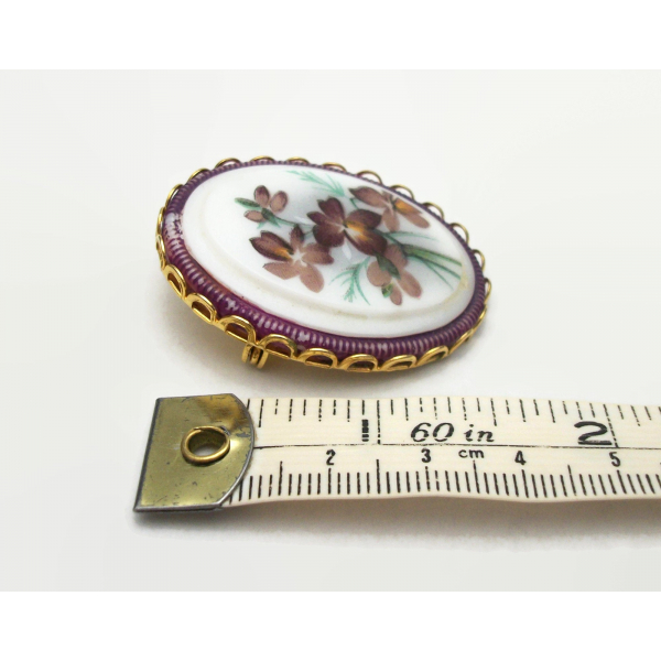measurement of vintage purple and white floral brooch