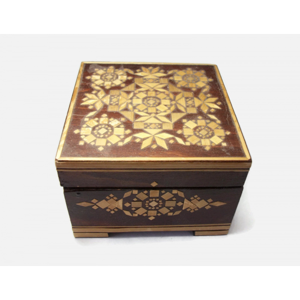 Floral wood inlay trinket box made in Russia
