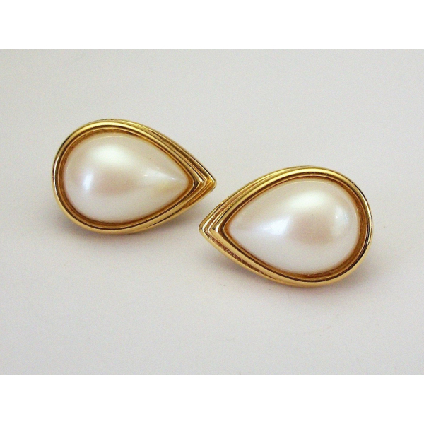 Vintage Monet Pearl Teardrop Clip on Earrings