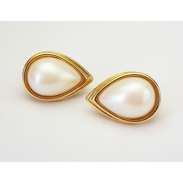 Vintage Monet Pearl Teardrop Clip on Earrings Gold with Faux Pearl ...