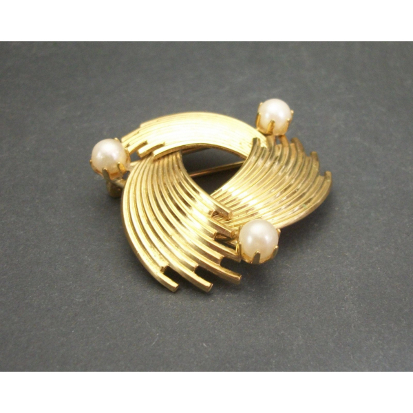 Vintage Winard 12KGF gold brooch with pearls