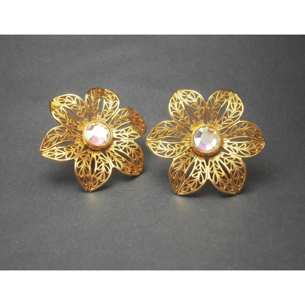 Vintage gold filigree floral clip on earrings Avon earrings
