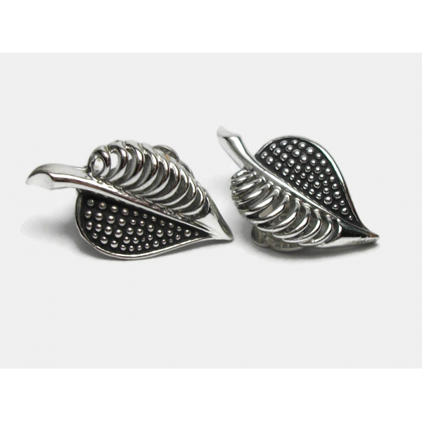 Vintage Silver Tone Metal Leaf Clip on Earrings Stylish Rhodium Plated