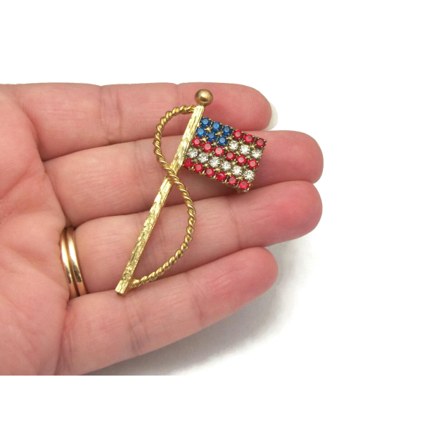Vintage Rhinestone American Flag Brooch Lapel Pin