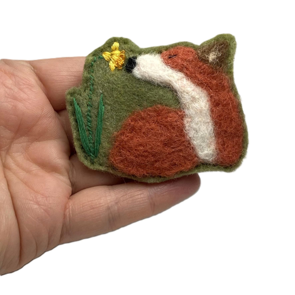 Fox and Daffodil Flower Brooch Needle Felted Embroidered Fox Lapel Pin Fox and Daffodil Flower Brooch Needle Felted Embroidered Fox Lapel Pin