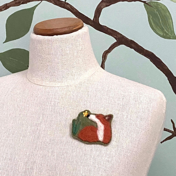 Fox and Daffodil Flower Brooch Needle Felted Embroidered Fox Lapel Pin Fox and Daffodil Flower Brooch Needle Felted Embroidered Fox Lapel Pin