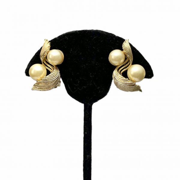 Vintage Lisner Gold Pearl Clip on Earrings Signed Lisner Jewelry