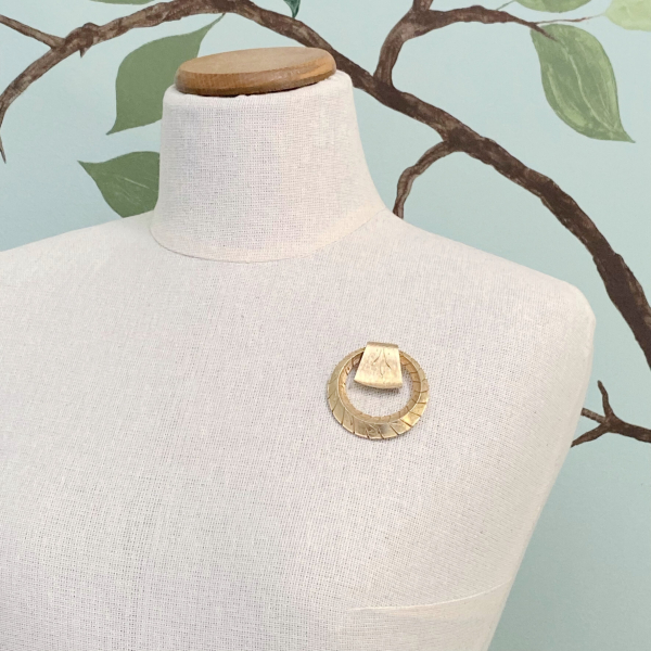 Vintage Brushed Gold Etched Circle Brooch Lapel in Signed Kramer Mid Century Vintage Brushed Gold Etched Circle Brooch Lapel in Signed Kramer Mid Century