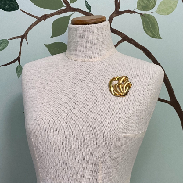 Vintage Gold Floral Brooch Lapel Pin Openwork Leaves Flowers Circle Pin Unique Elegant Open Design Vintage Gold Floral Brooch Lapel Pin Openwork Leaves Flowers Circle Pin Unique E
