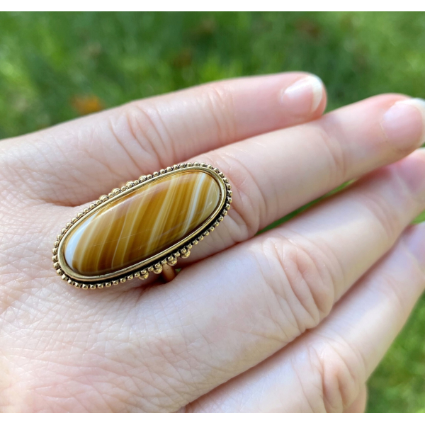 Vintage Avon 1978 Shimmering Sands Agate Ring Gold Hidden Adjustable Band Size 6 to 7 Long Oval Vintage Avon 1978 Shimmering Sands Agate Ring Gold Hidden Adjustable Size 6 to 7