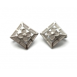 Vintage Crown Trifari Silver Tone Square Floral Clip On Earrings Trifari Signed Flower Jewelry Vintage Crown Trifari Silver Tone Square Floral Clip On Earrings Trifari Signed