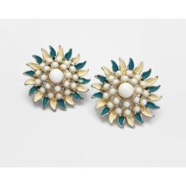 Vintage Milk Glass and Blue and Cream Enamel Floral Clip on Earrings Mid Century Jewelry Vintage Milk Glass and Blue and Cream Enamel Floral Clip on Earrings Mid Century