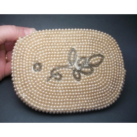 Vintage 1950s Made in Japan Faux Pearl Beaded Clutch 50s Formal Small Evening Bag with Floral Bead Design 5 5/8" x 4" x 3/4" Vintage 1950s Made in Japan Faux Pearl Beaded Clutch 50s Formal Evening Bag