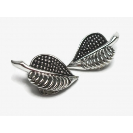 Vintage Silver Tone Metal Leaf Clip on Earrings Stylish Rhodium Plated Silver Leaves Clip Earrings Wearable Art Jewelry Signed MX201 Vintage Silver Tone Metal Leaf Clip on Earrings Stylish Rhodium Plated