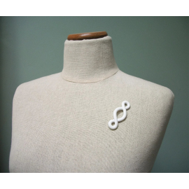 Vintage Monet White Enamel Metal Brooch Abstract Infinity Squiggle