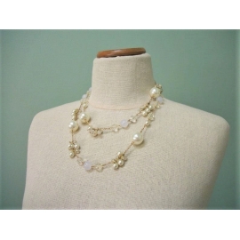 Vintage faux pearl beaded necklace