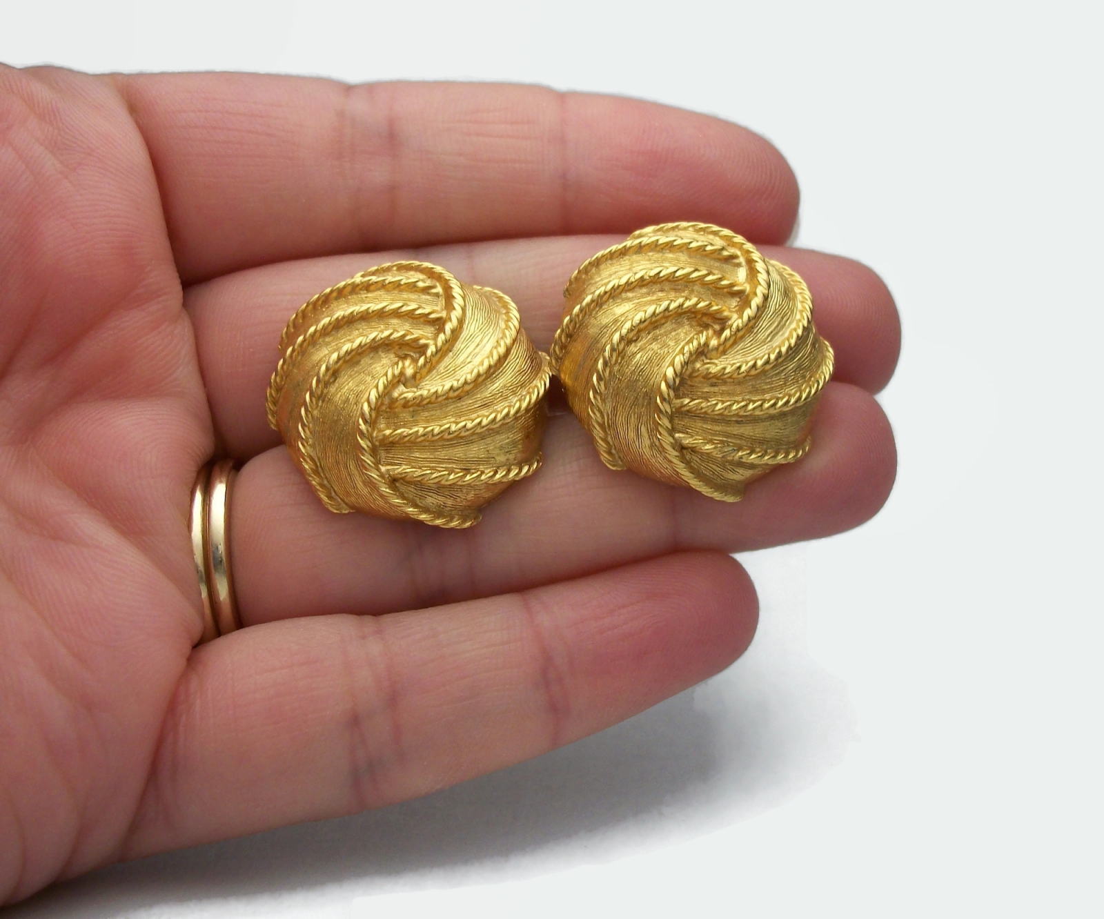 Napier clip hot sale on earrings