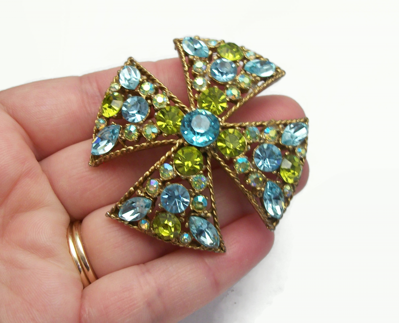 Cross pins jewelry top