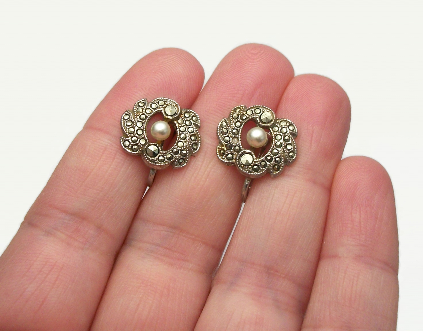 Vintage Silver Marcasite Screw Back Clip On Earrings With Pearl Accent women-ear-drop-s925-sterling-silver-pt950-plating-moissanite-zircon
