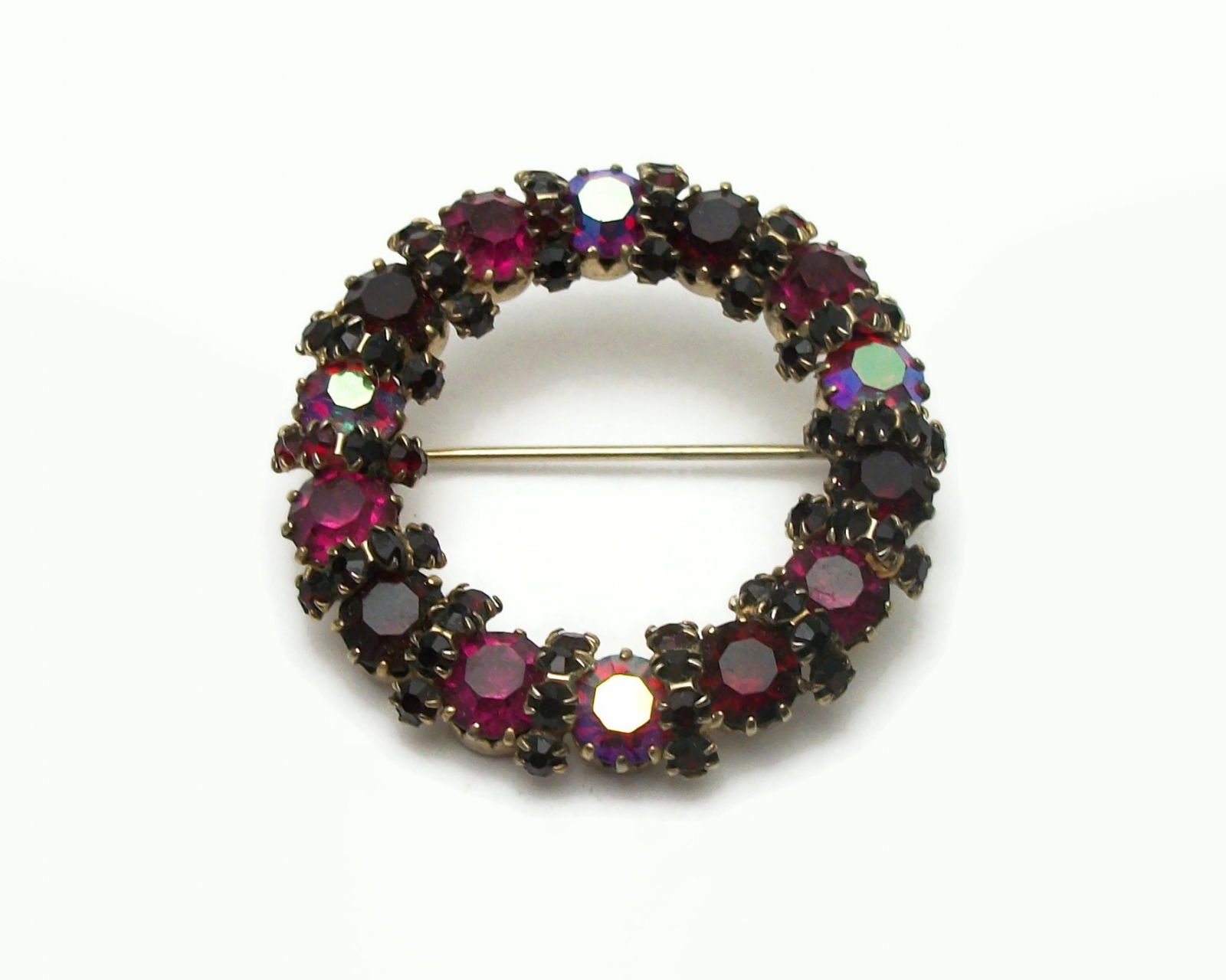 Garnet pin hot sale