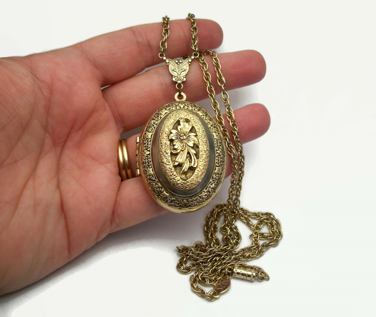 1928 sales locket necklace