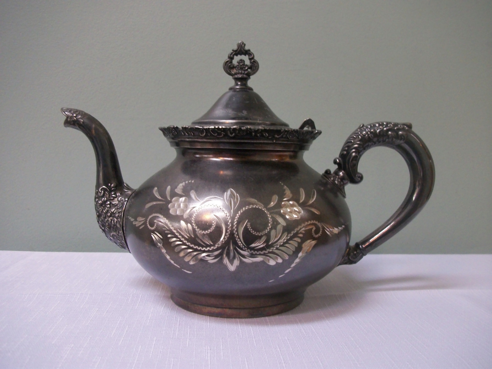 Antique Tea Pot, Royal Mfg. Co. Triple Plate, Early 1900
