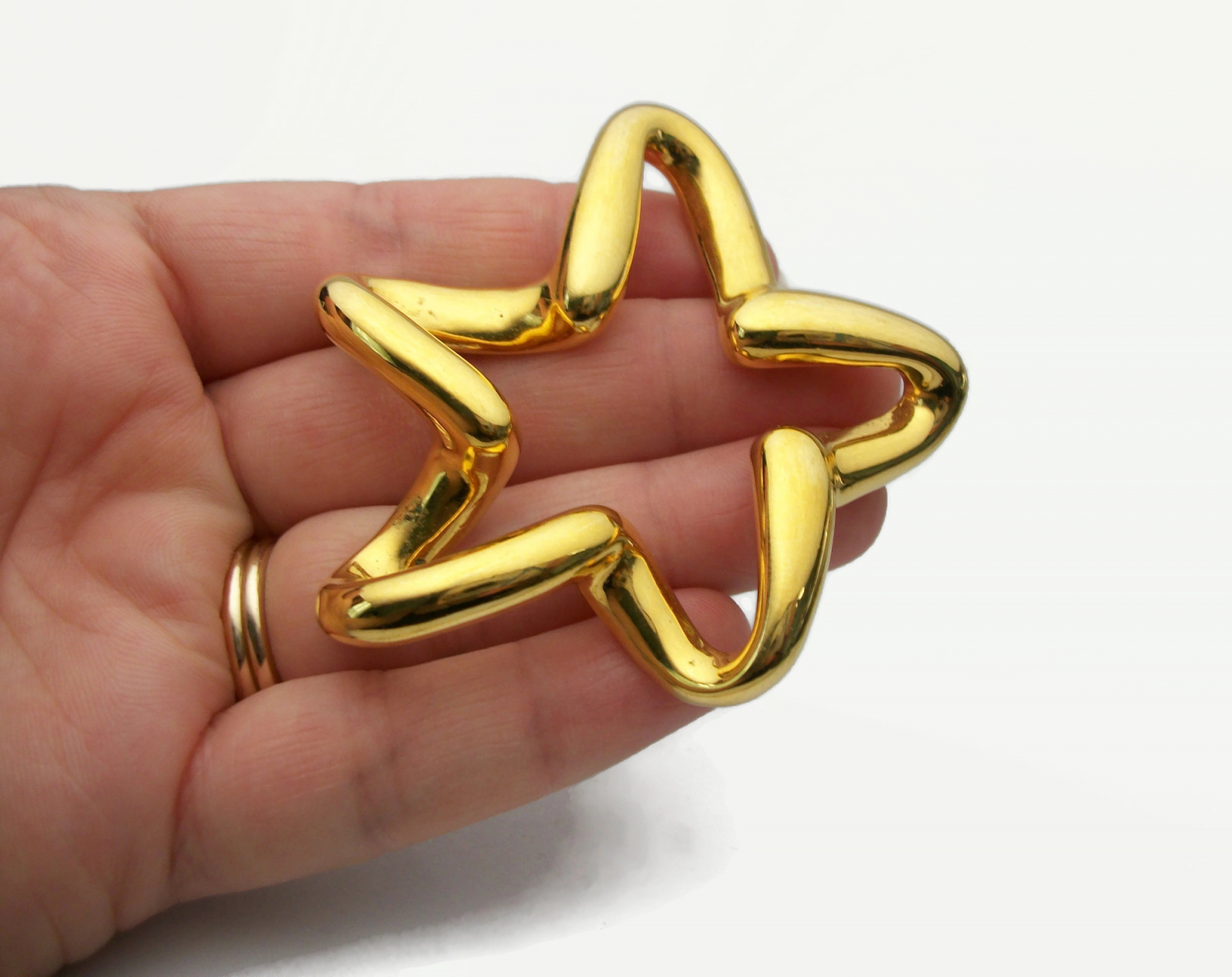 Vintage Gold State Brooch Lapel Pin Signed LR Lady Remington