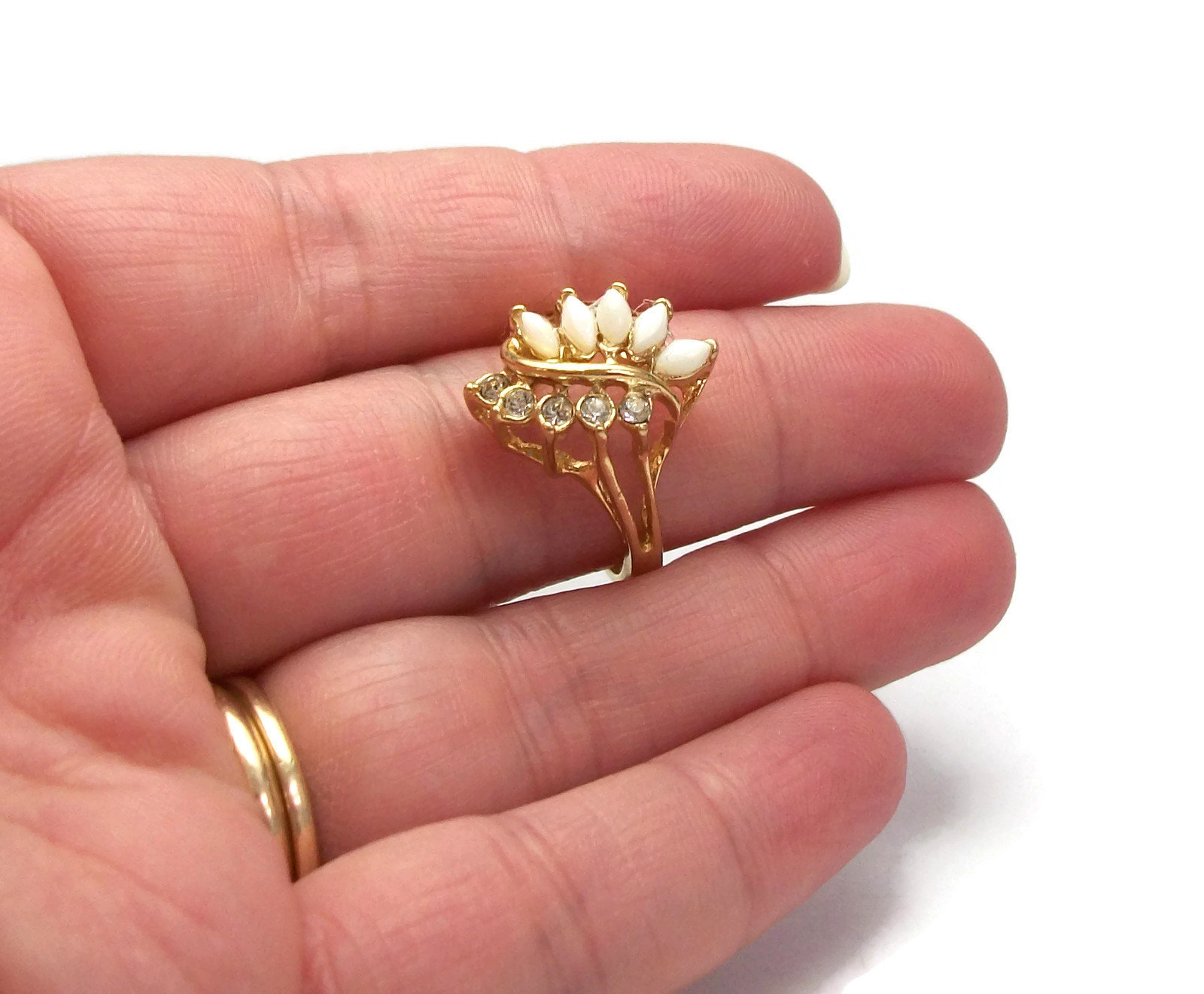 Uncas gold ring outlet