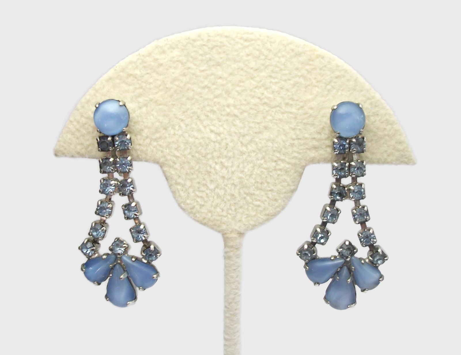 EE - Earrings stud pink opal 2mm in oval gold pltd. | Muja Juma