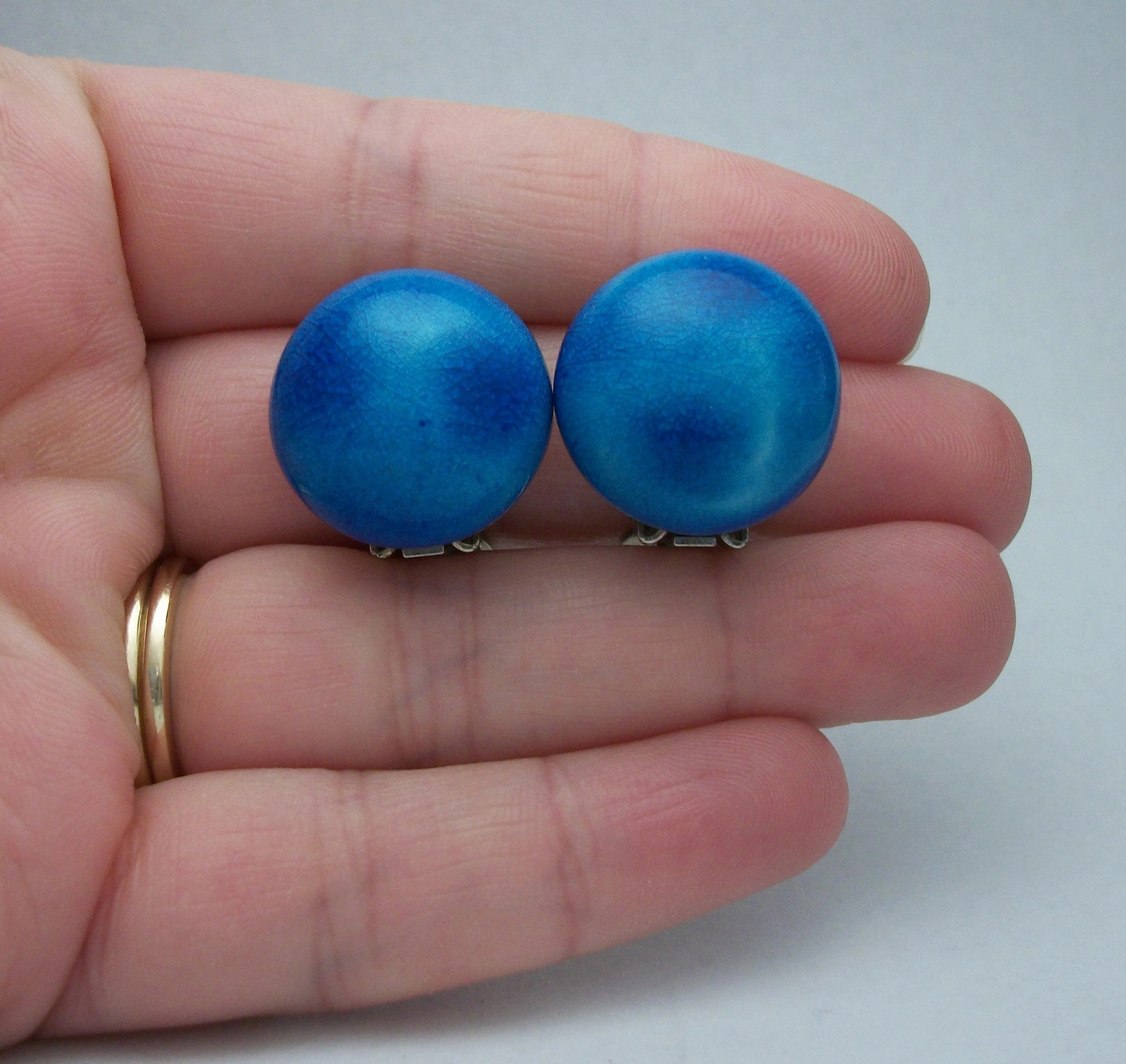 Vintage Blue Ceramic Clip on Earrings Silver Tone Metal 3/4 inch Blue
