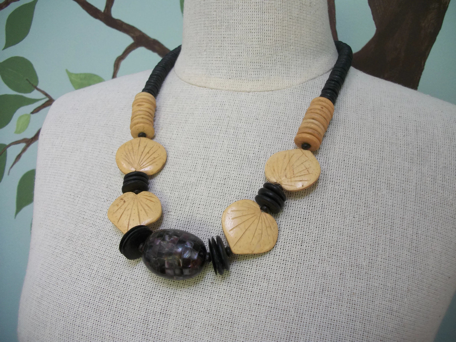 Big wooden ball necklace hot sale