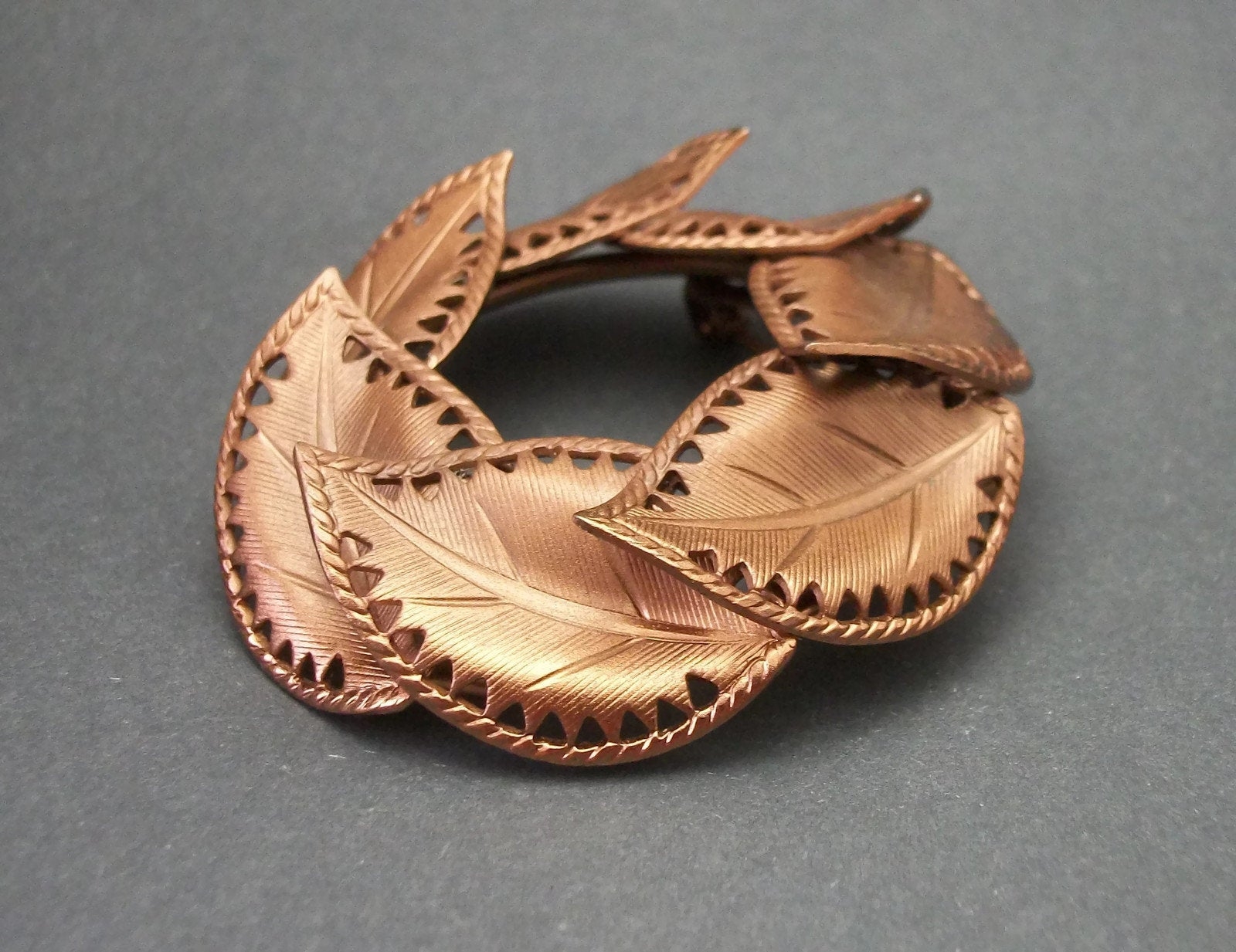 Vintage Copper Leaf Wreath Brooch Circle Pin Copper Metal Leaves Lapel