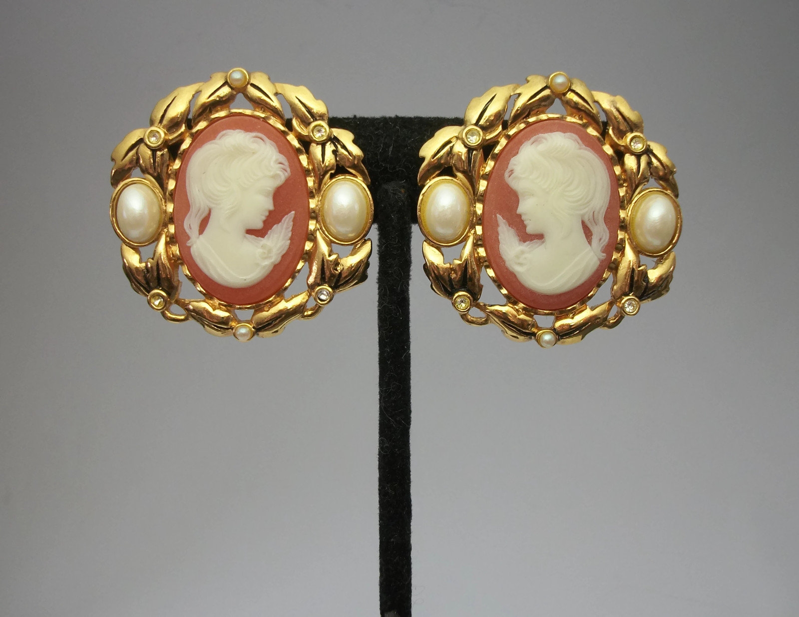 Orecchini Kenneth Jay Lane KJL - Disco Clip-On Oro Satinato Con Fossette, Vintage Con Etichette
