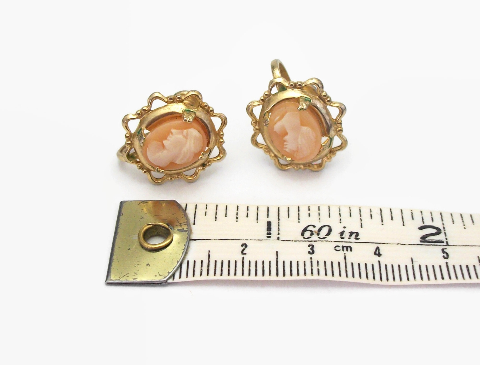 Cameo screw back earrings shop