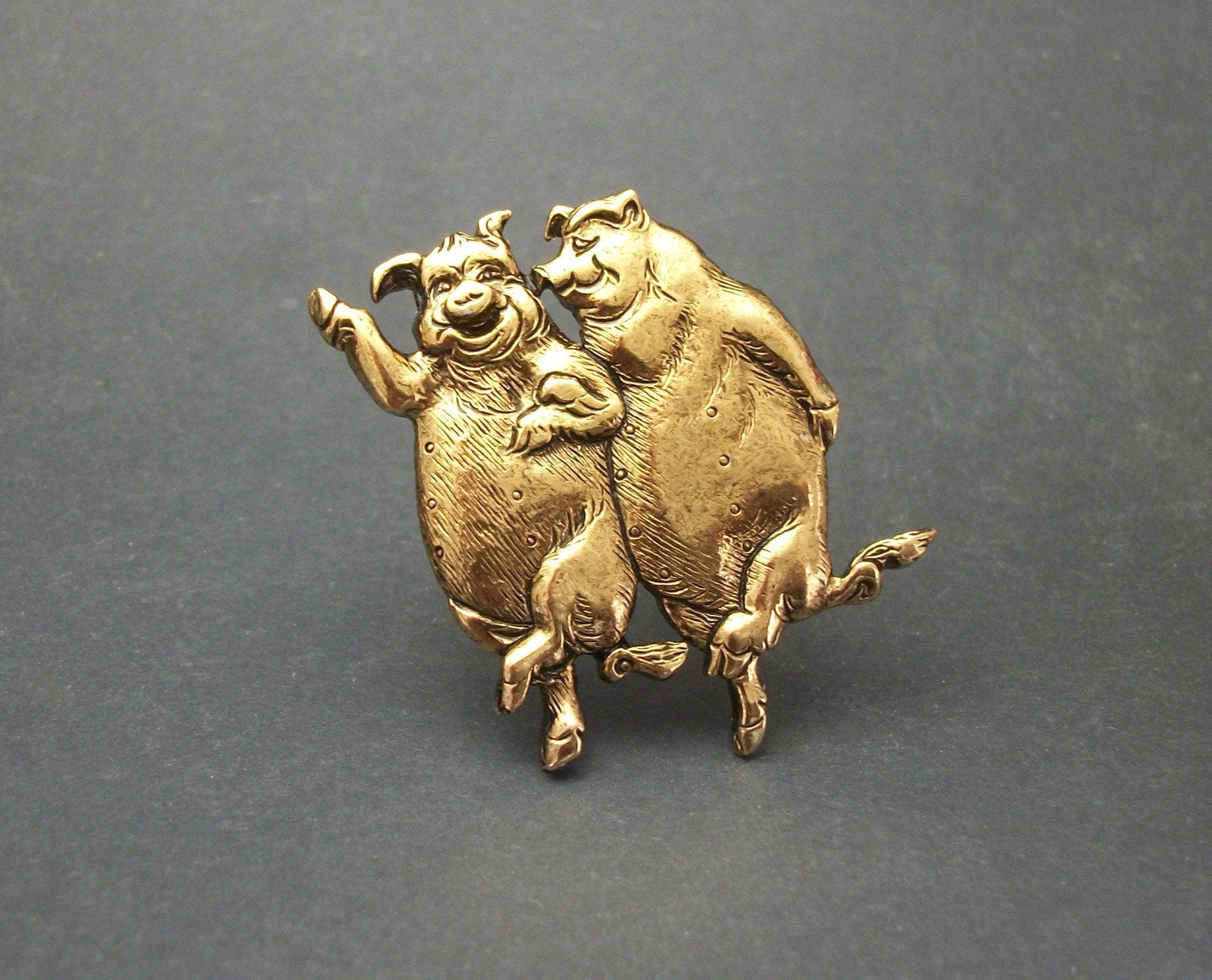 Mfa brooch outlet