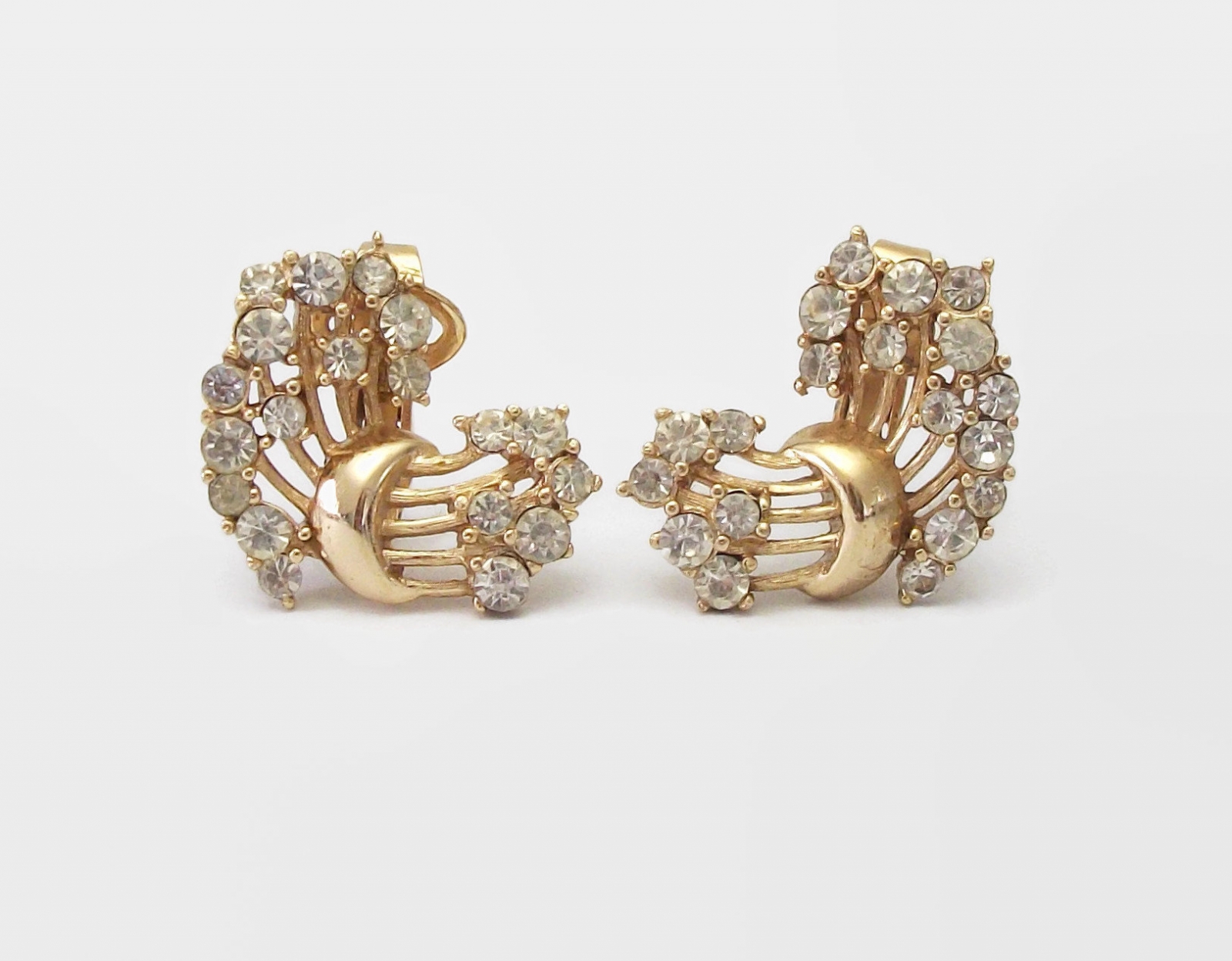 Trifari earrings on sale vintage jewelry