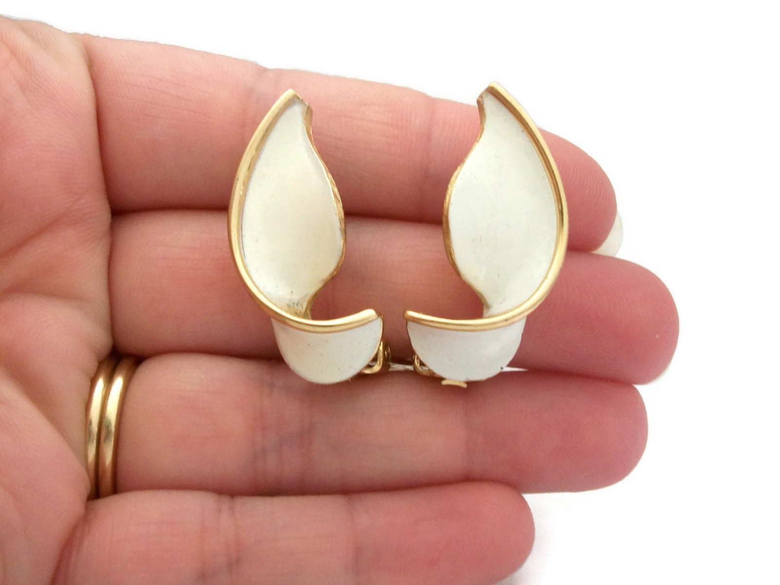 Vintage Kramer White And Gold Tone Clip On Earrings White Enamel