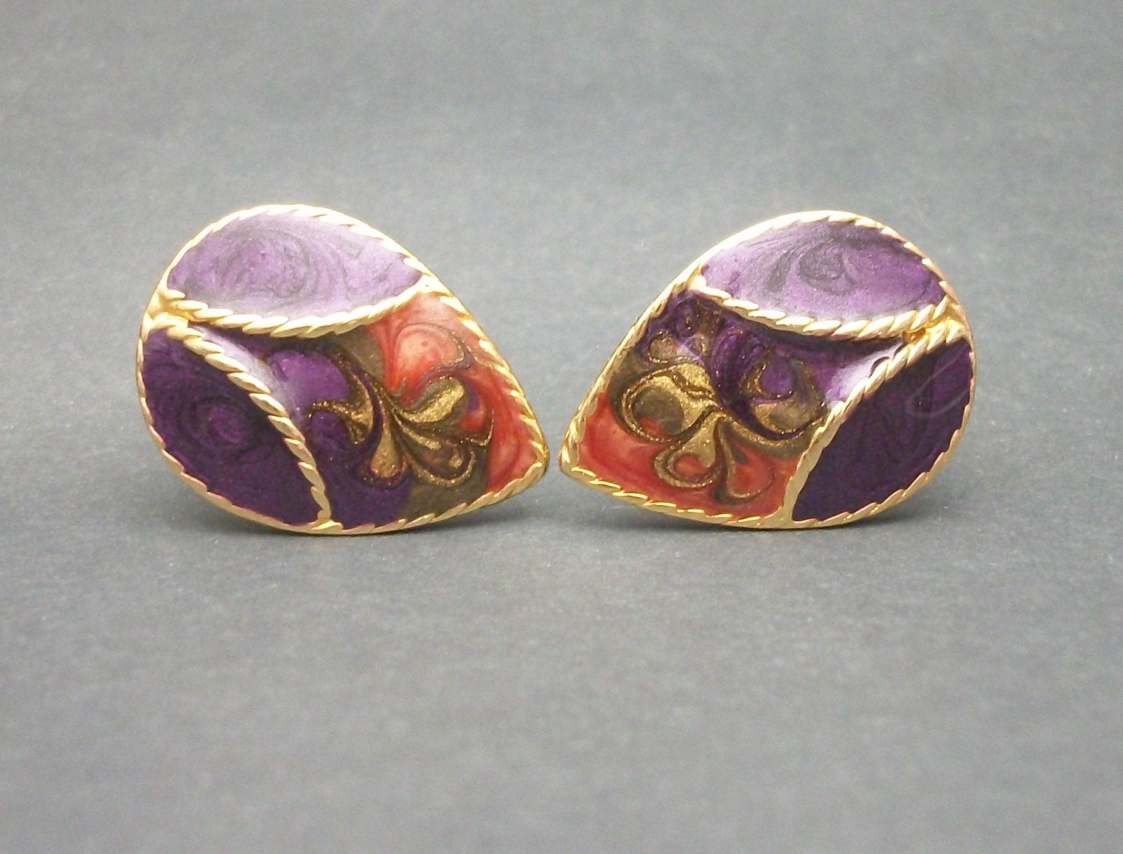 Poggi Vintage purple clip-on earrings by Gripoix 80s - Katheley's
