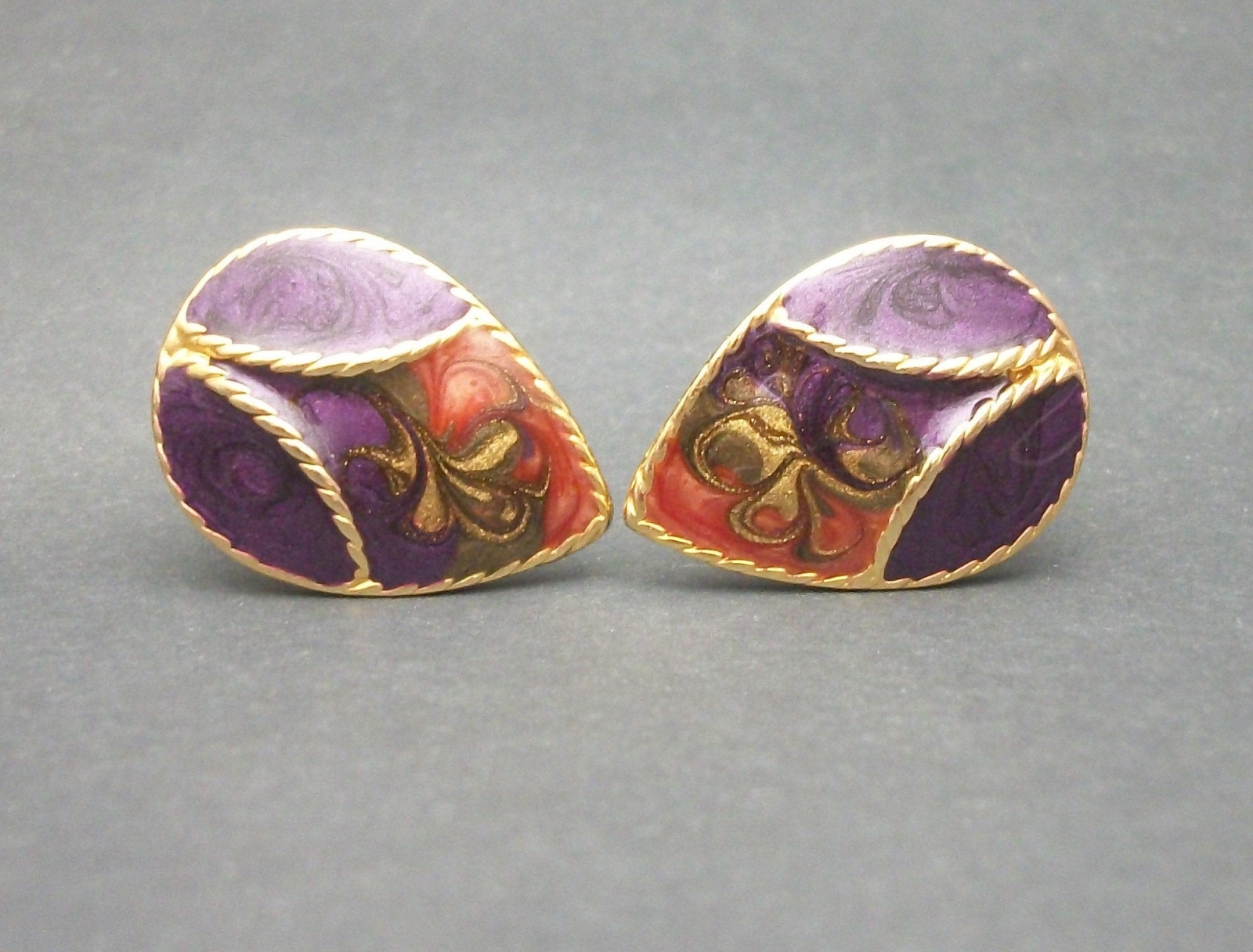 Poggi Vintage purple clip-on earrings by Gripoix 80s - Katheley's