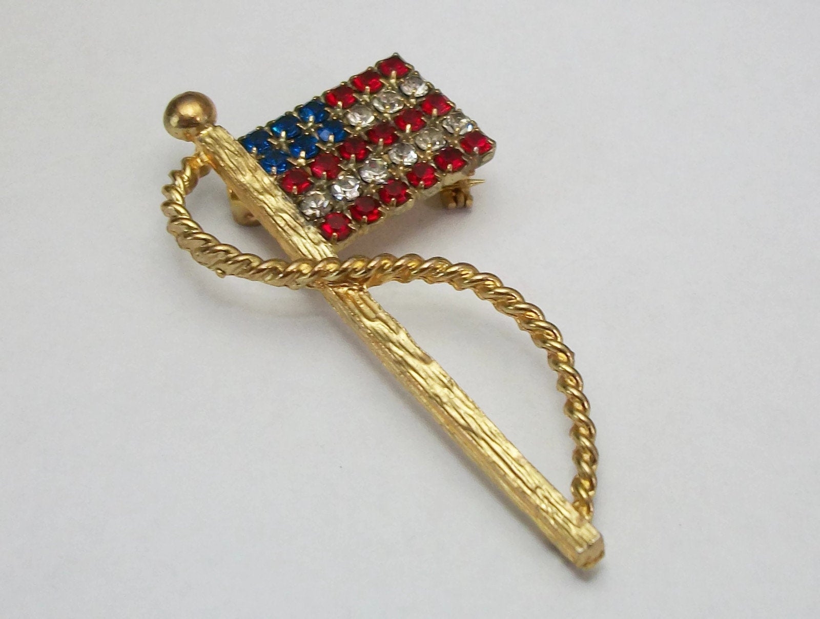 Vintage Rhinestone American Flag Brooch Patriotic Lapel Pin Gold Red