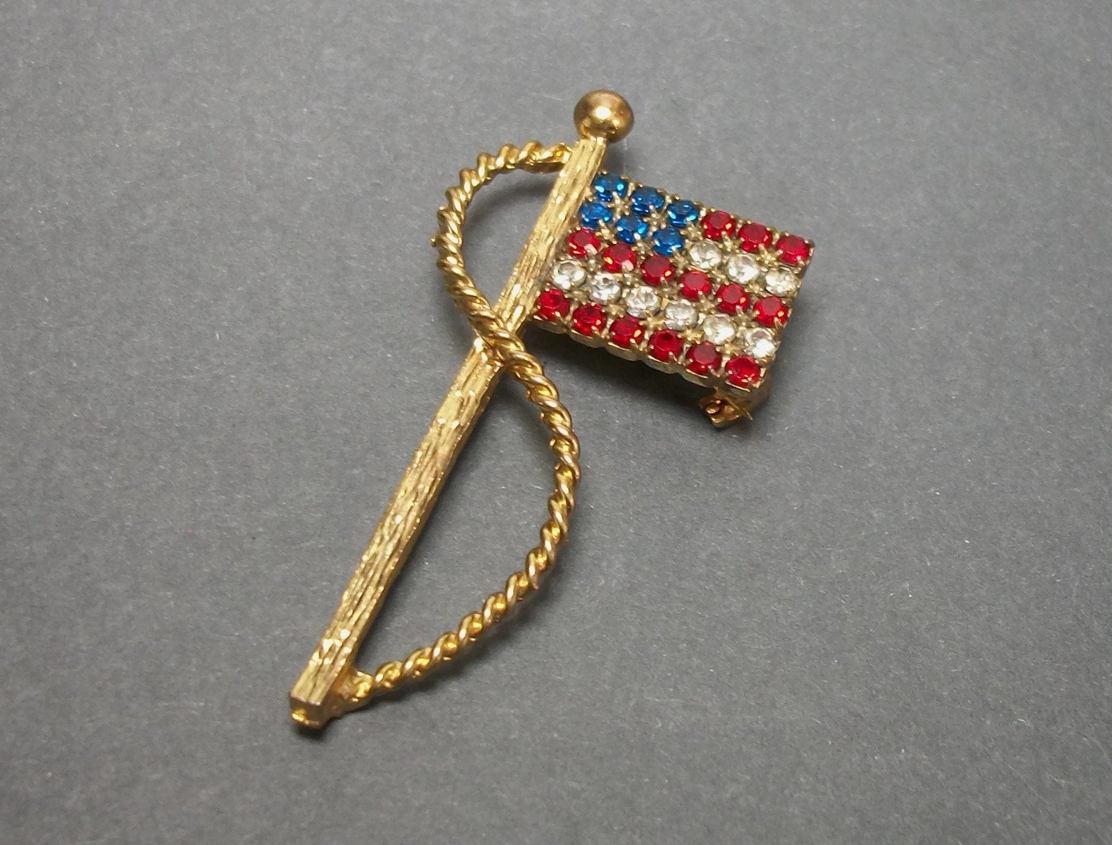 Vintage Rhinestone American Flag Brooch Patriotic Lapel Pin Gold Red