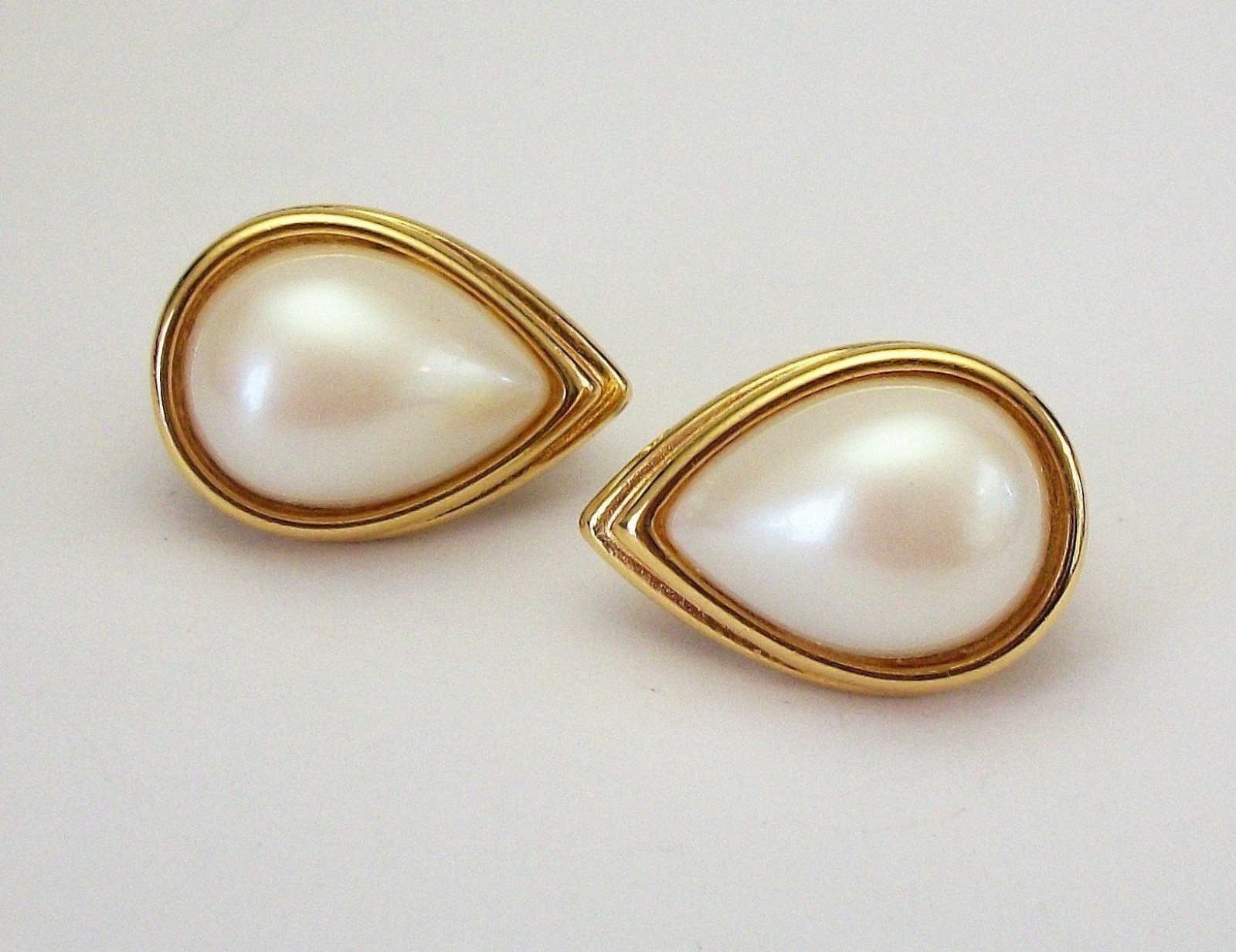 Vintage Faux Teardrop Pearl and Rhinestone Shoe Clips