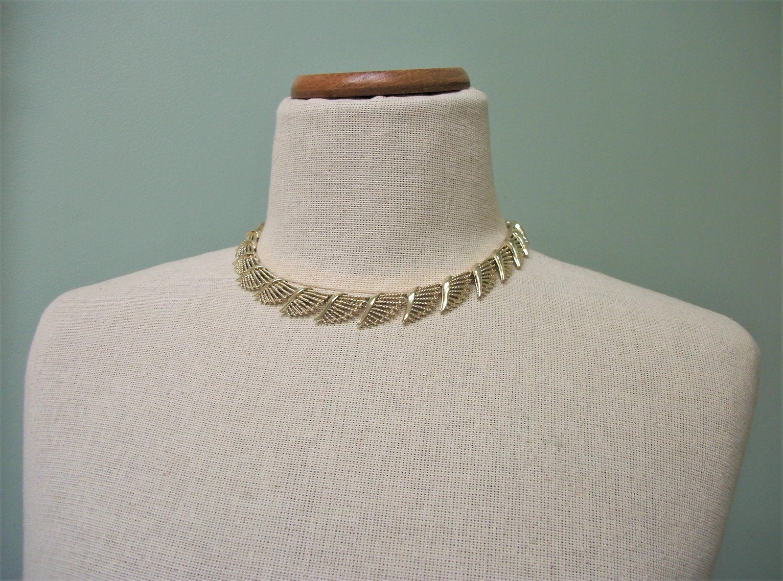 Vintage Gold Tone Coro Choker Necklace 