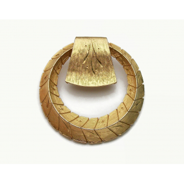 Vintage Signed Kramer Brushed Gold Etched Circle Brooch Wreath Pin Mid Century