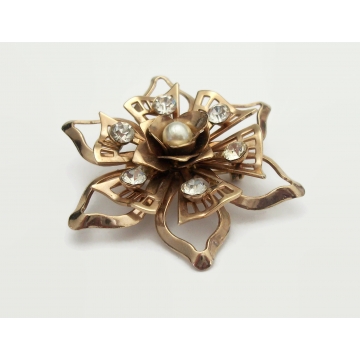 Vintage Rose Gold Floral Brooch with Clear Crystal Rhinestones and Faux Pearl Metal Rose Mid Century Jewelry Lapel Pin