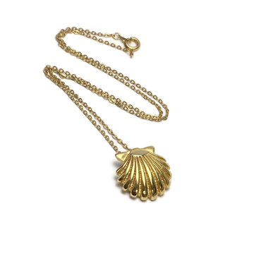 Gold Seashell Pendant Necklace Scallop Shell 16 inch Chain