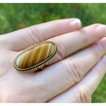 Vintage Avon 1978 Shimmering Sands Agate Ring Gold Hidden Adjustable Band Size 6 to 7 Long Oval